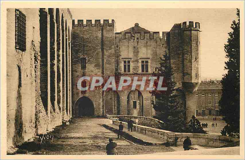 CPA La Douce France Avignon (Vaucluse) Aile gauche du palais des papes