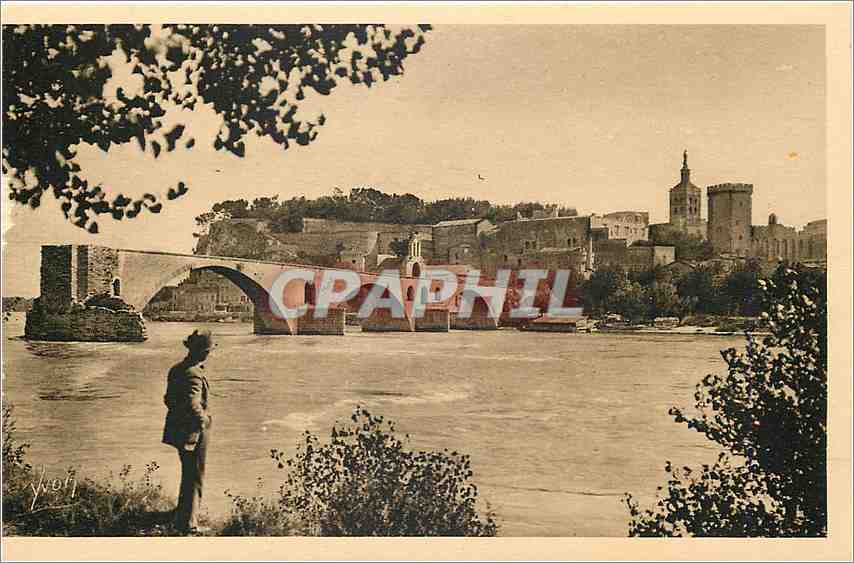 CPA La Douce France Avignon (Vaucluse) Le Pont Saint Benezet et le Rhone