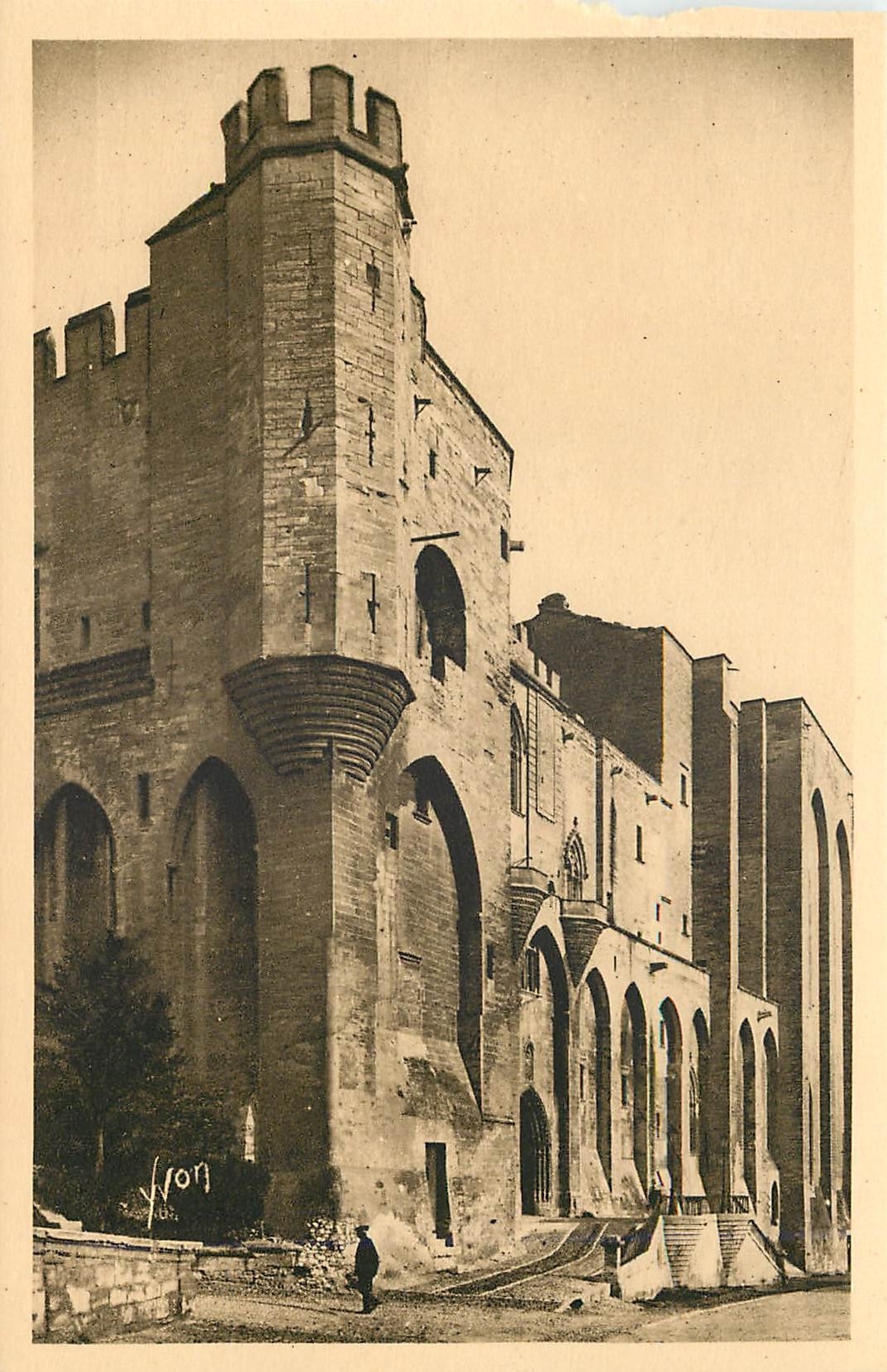 CPA La Douce France Avignon (Vaucluse) Palais des Papes La Tour d'Angle