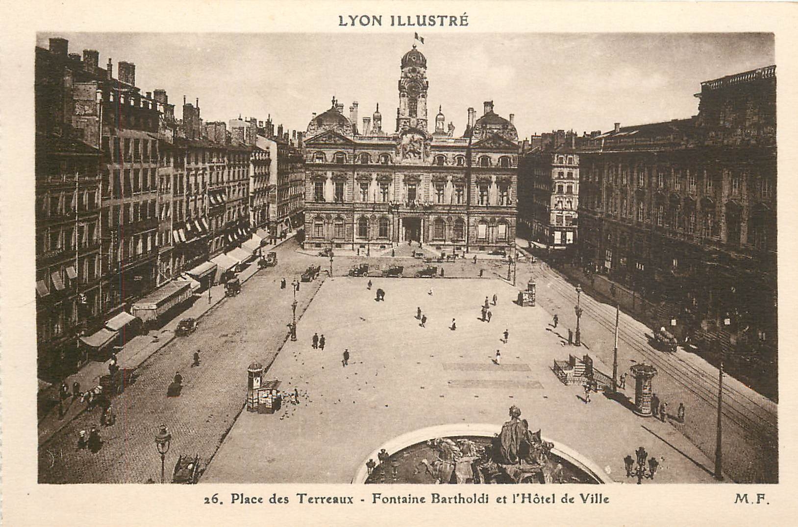 CPA Lyon Illustre Place des Trreaux Fontaine Bartholdi l'Hotel de Ville