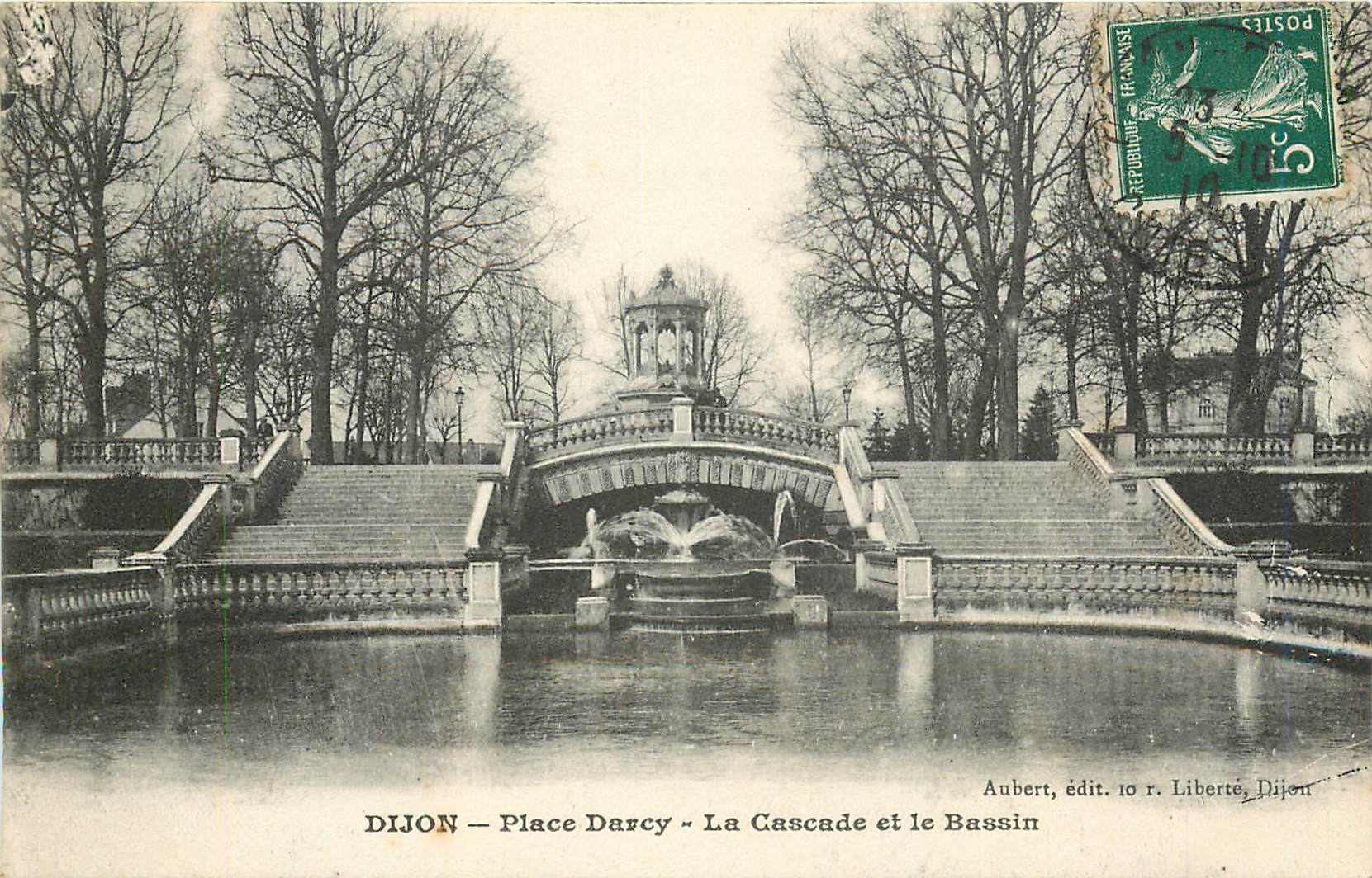 CPA Dijon Place Darcy La Cascade et le Bassin