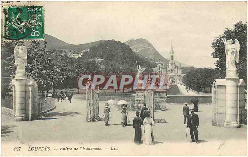 CPA Lourdes Entree de l'Esplanade