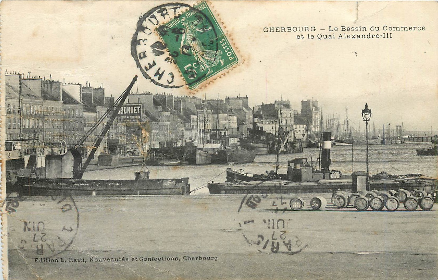 CPA Cherbourg Le Bassin du Commerce et le Qui Alexandre III