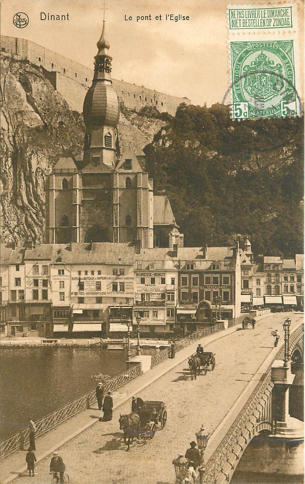 CPA Dinant Le pont et l'Eglise