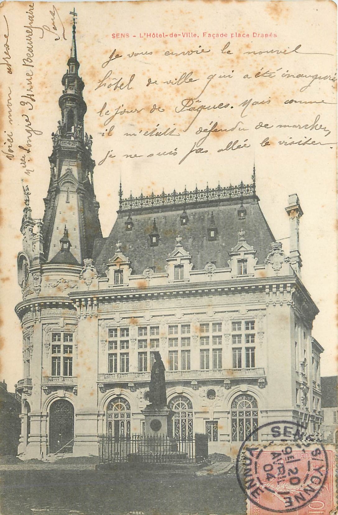 Sens — Das Rathaus, Fassade der Place Drapés — unbekannter Verlag, Seriennummer nicht sichtbar