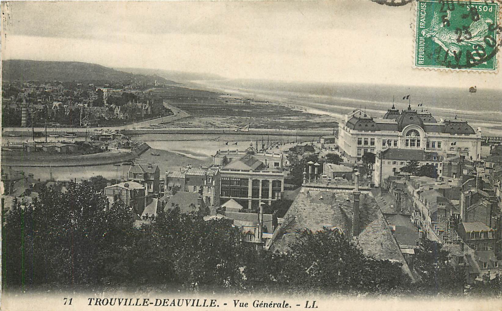 CPA Trouville Deauville Vue generale
