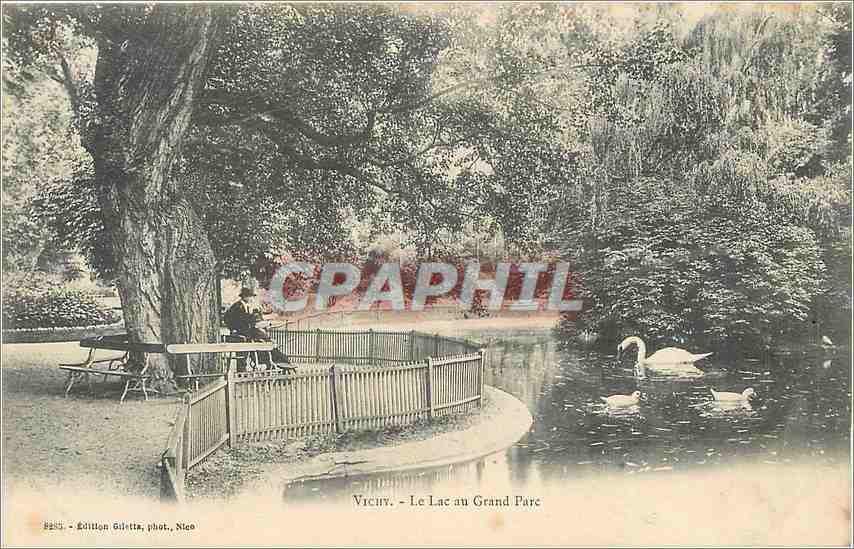 CPA Vichy Le Lac au grand Parc