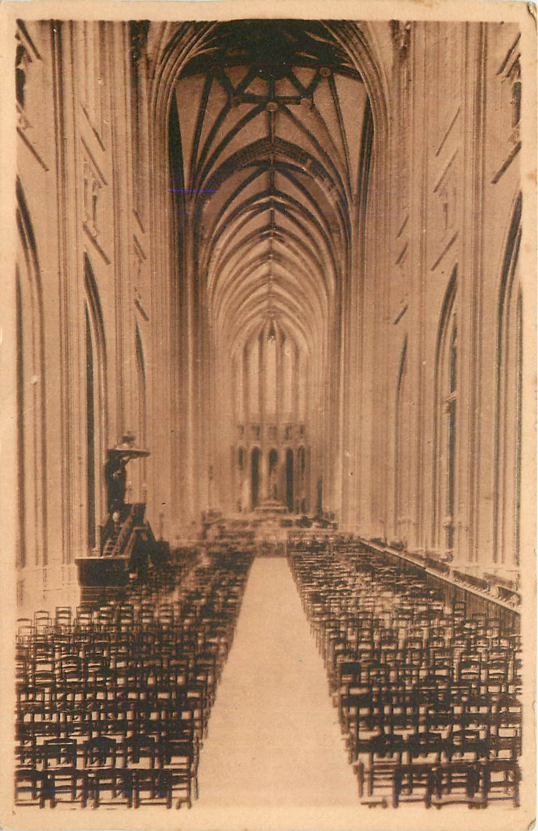 CPA Orleans La Cathedrale Eglise Sainte Croix La Nef 