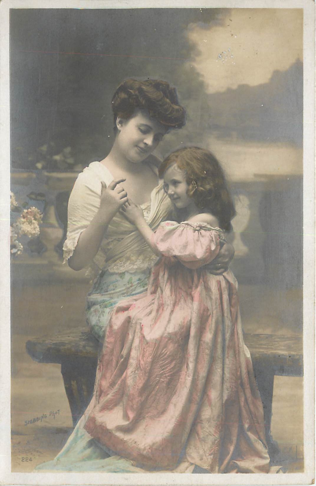 CPA Femme Enfant