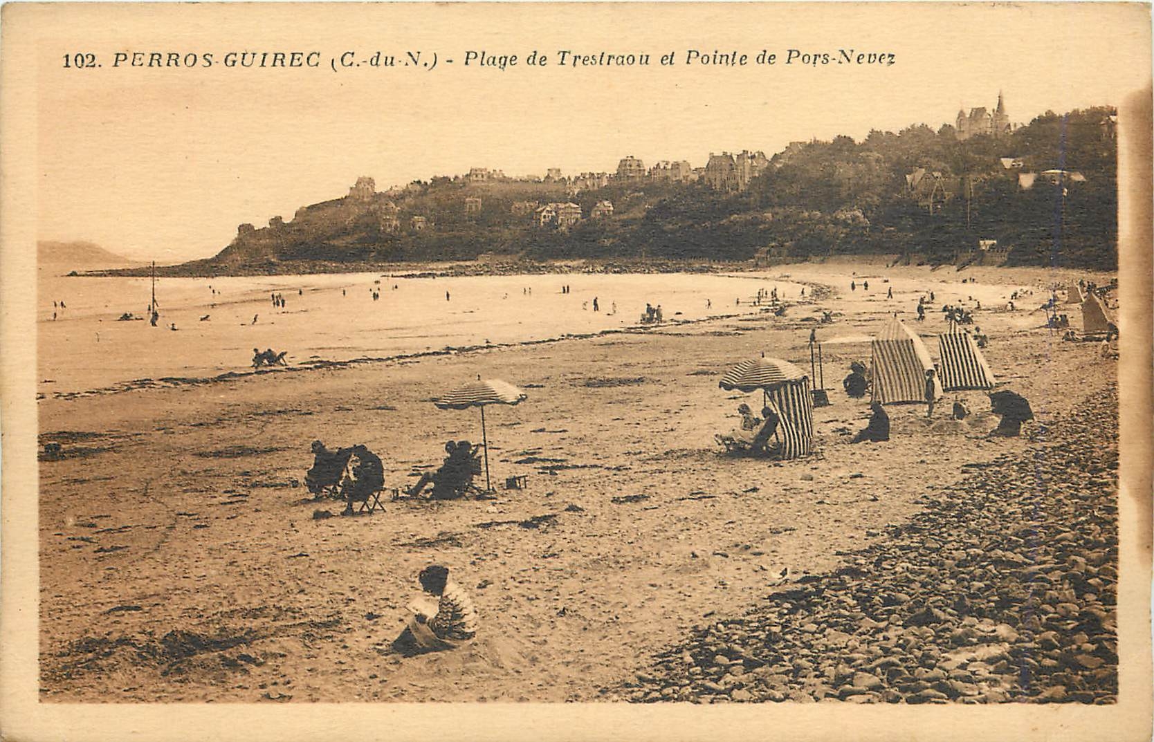 CPA Perros Guirec C du N Plage de Trestraou et Pointe de Pors Nevez 