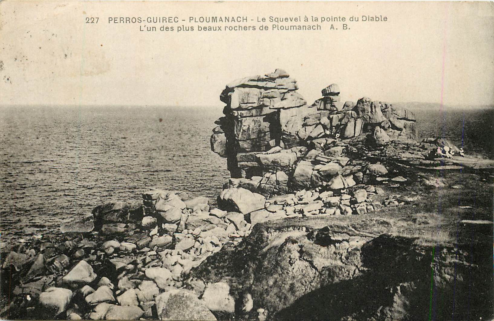 CPA Perros Guirec Ploumanach Le Squevel a la pointe du Diable 