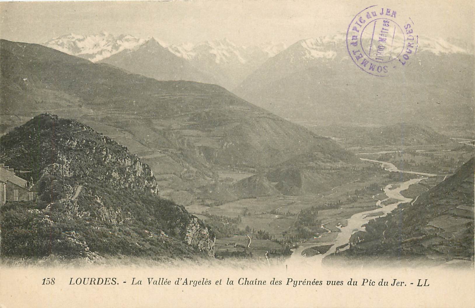 CPA Lourdes La Vallee d'Argeles et la Chaine des Pyrenees vues du Pic du Jer 