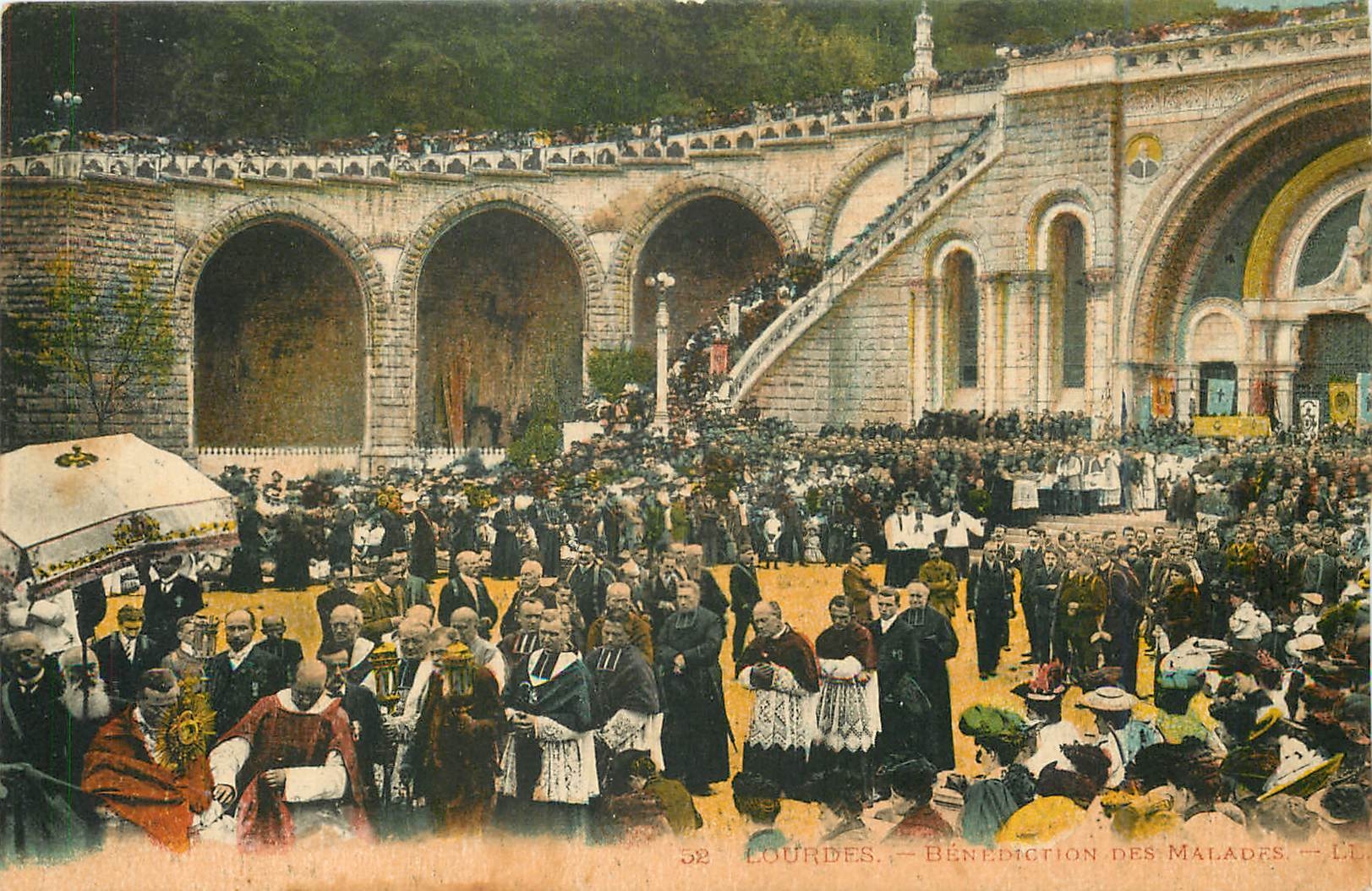 CPA Lourdes Benediction des Malades 