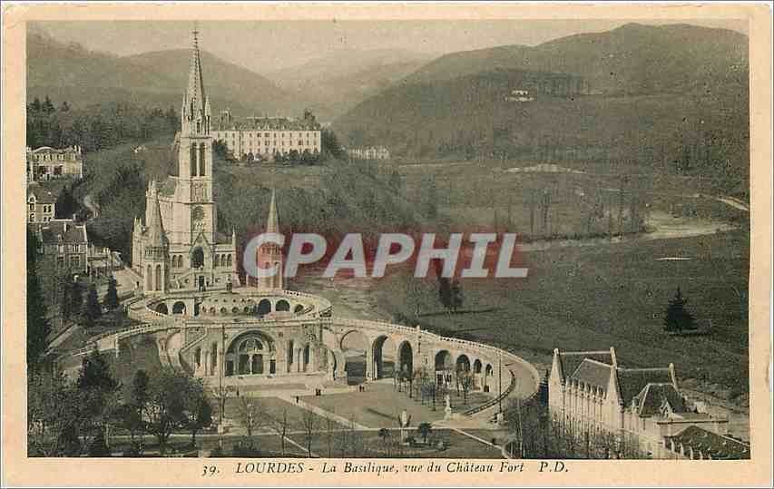 LOURDES - La Basilique, vue du Château Fort - P.D.