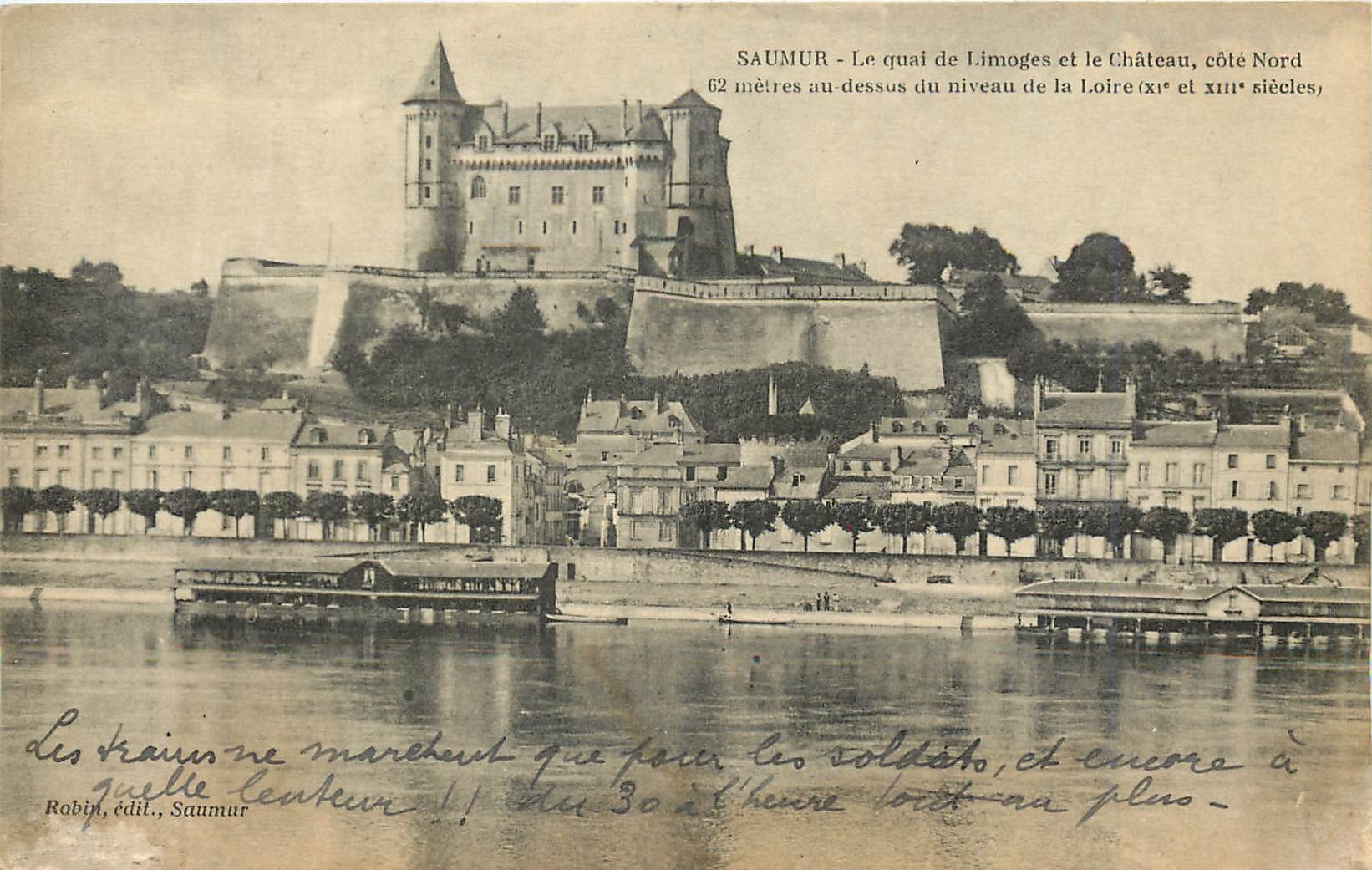 CPA Saumur Le quai de Limoges et le Chateau cote nord 
