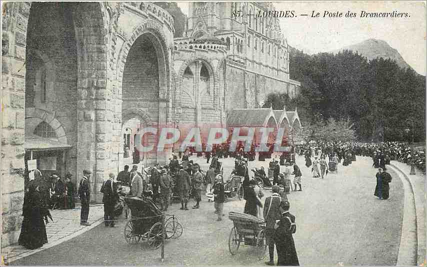 CPA Lourdes Le Poste des Brancardiers 