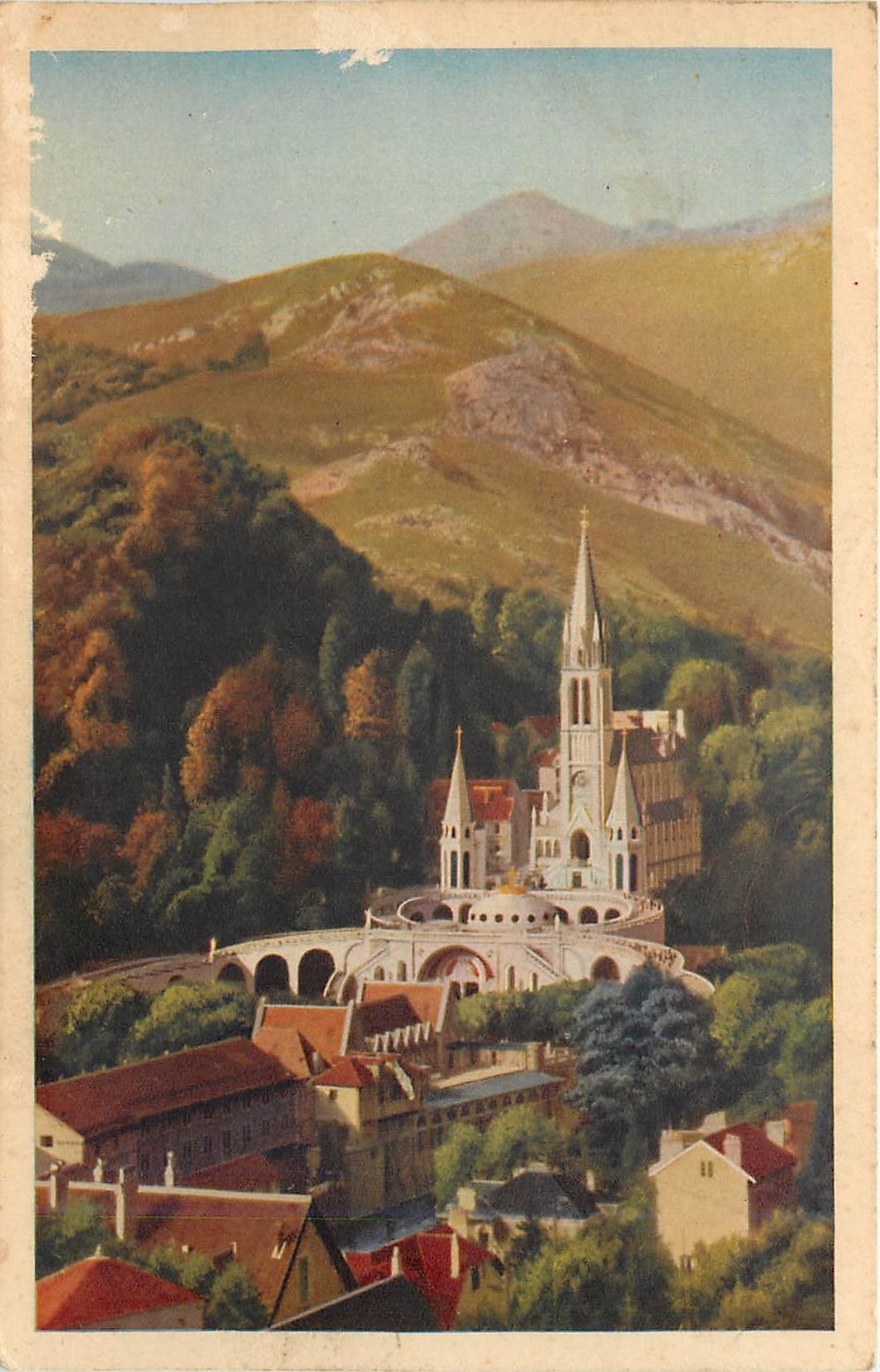 CPA Lourdes La Basilique et la Montagne du Calvaire 
