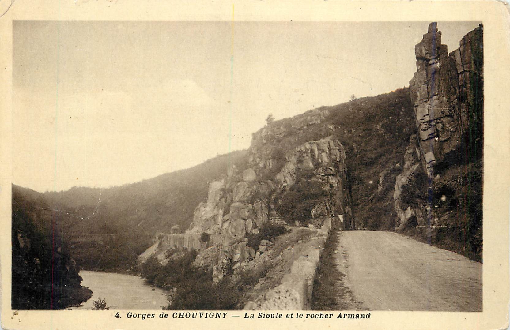 CPA Gorges de Chouvigny La Sioule et le Rocher Armand 