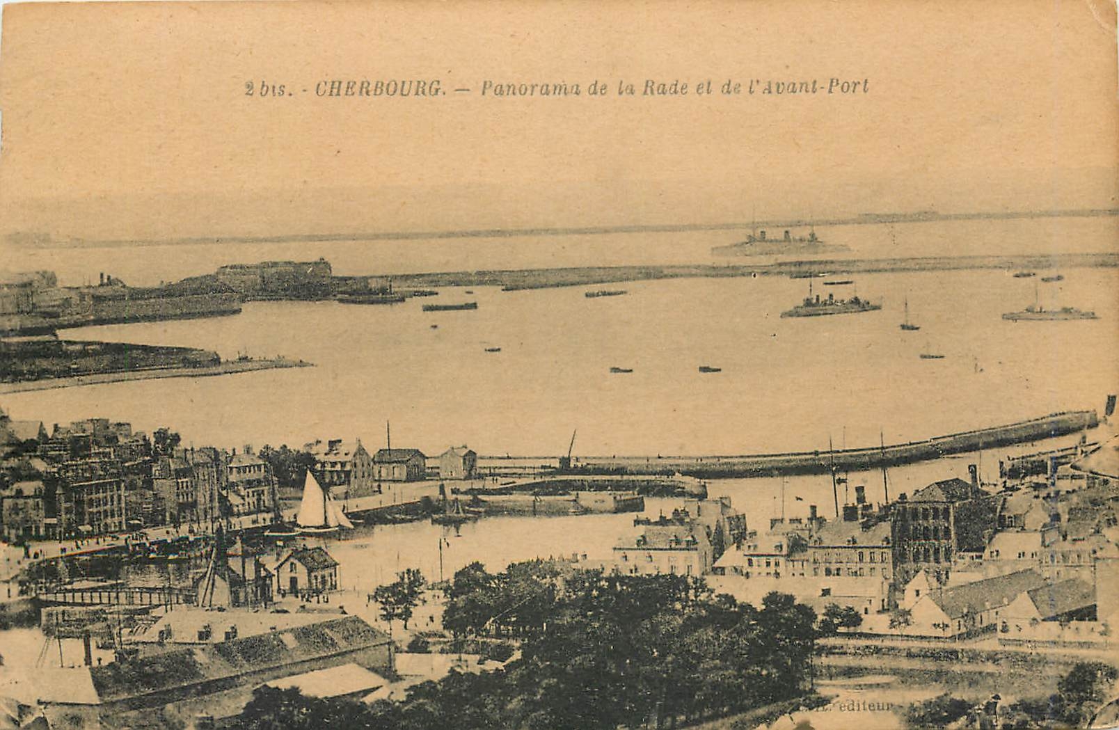 Cherbourg — Panorama de la Rade et de l'Avant-Port — éditeur 2 bis