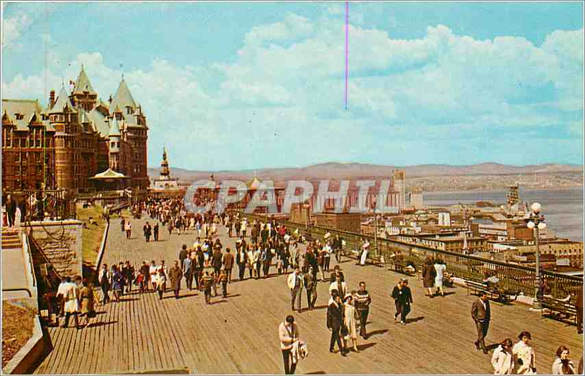 CPM La Terrasse Dufferin rendez vous des Quebecois et des visiteurs du Monde entier Quebec Canada 