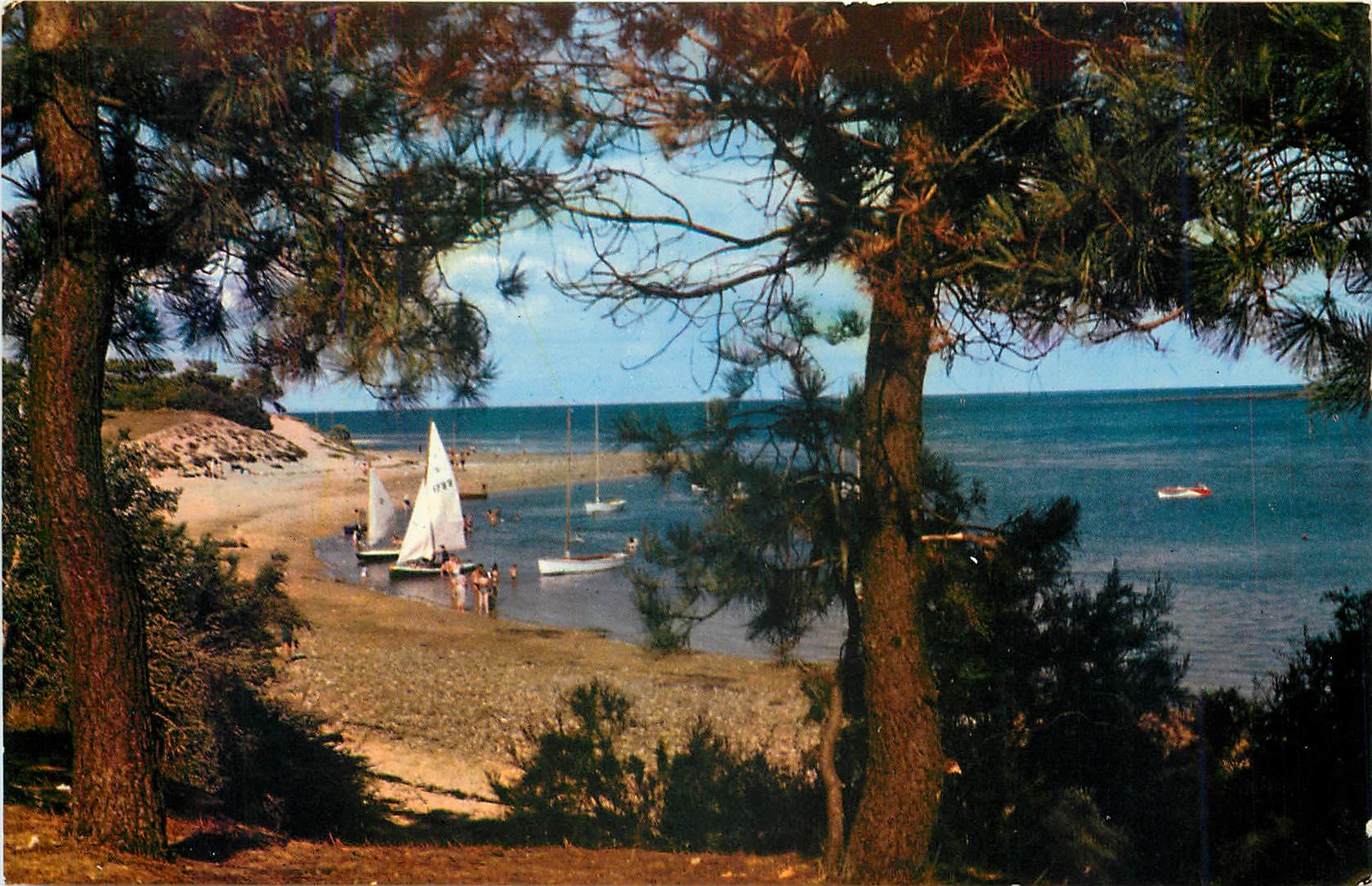 CPM Ile De Re Charente Maritime 17 Les Portes Plage de Trousse Chemise 