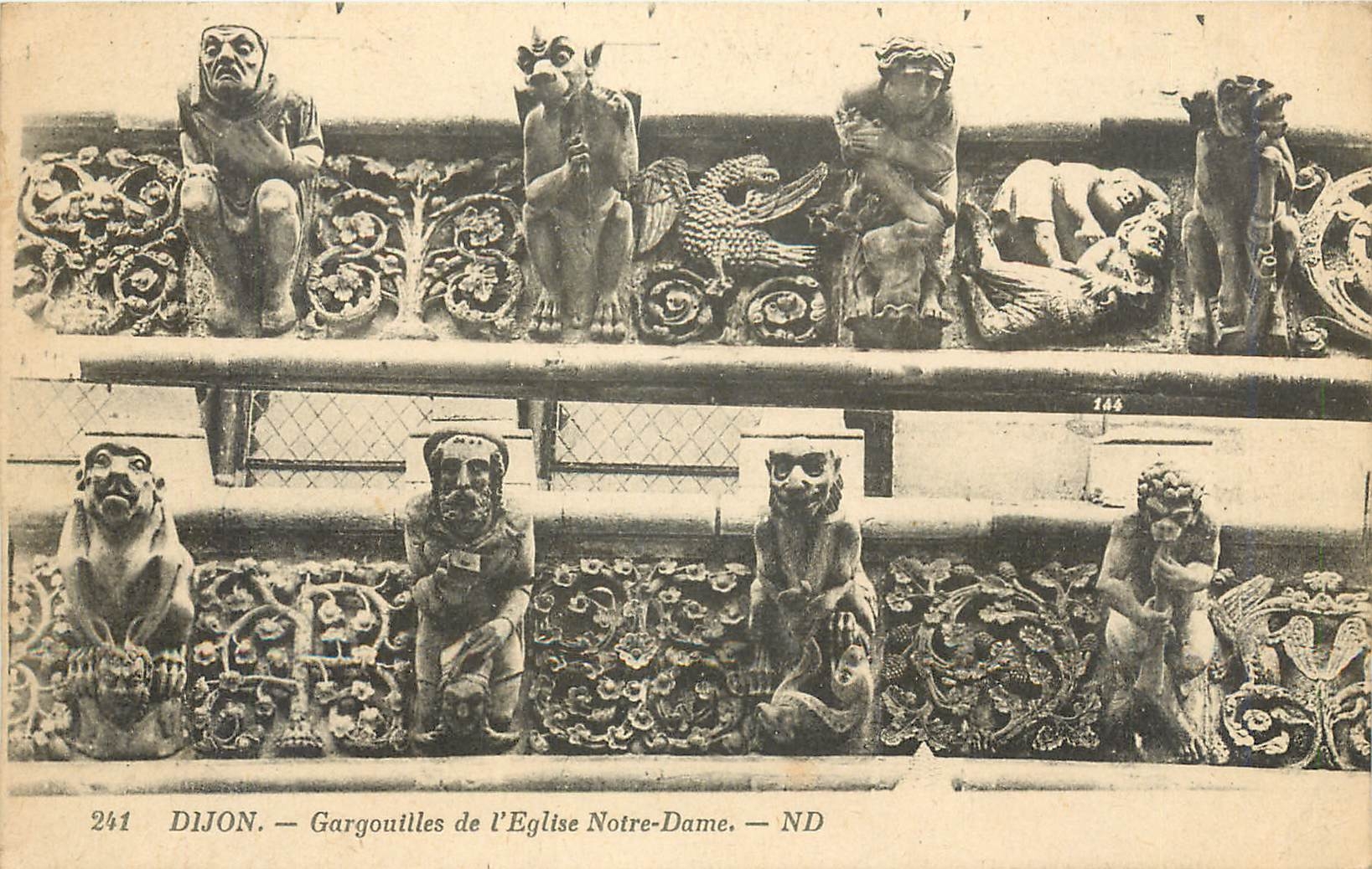 CPA Dijon Gargouilles de l'Eglise Notre Dame 