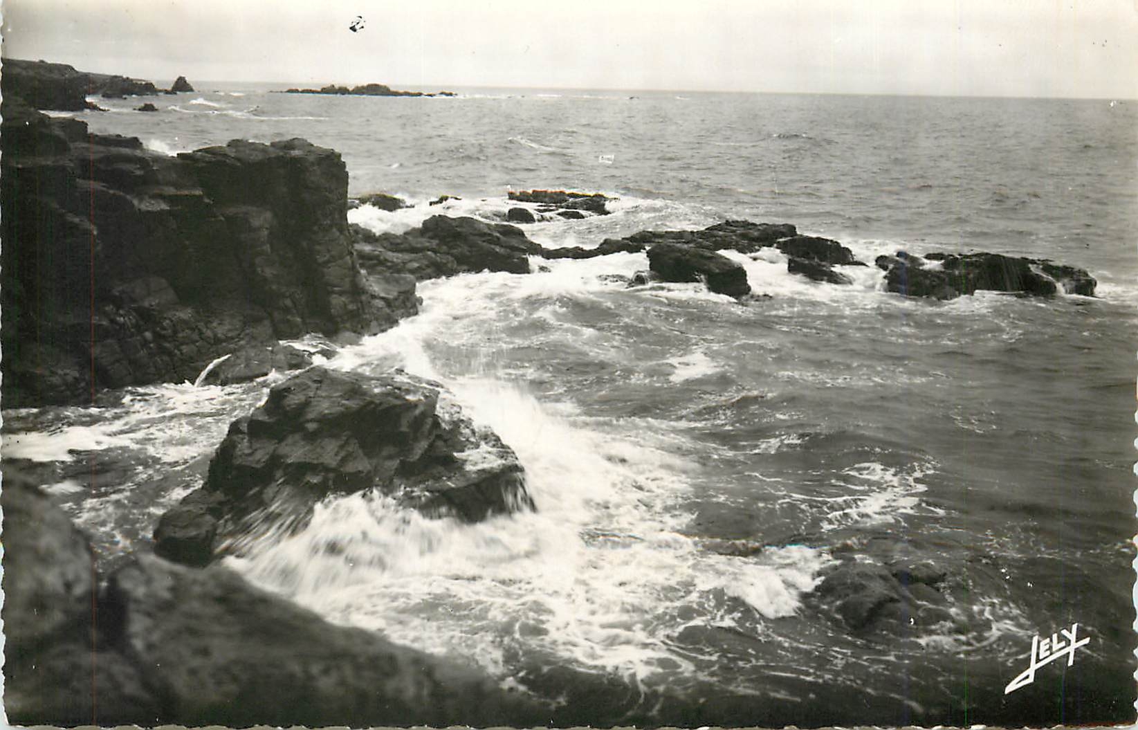 CPM Entre Crois de Vie et Sion La Corniche Vendeenne Rochers de Pill Hourse 