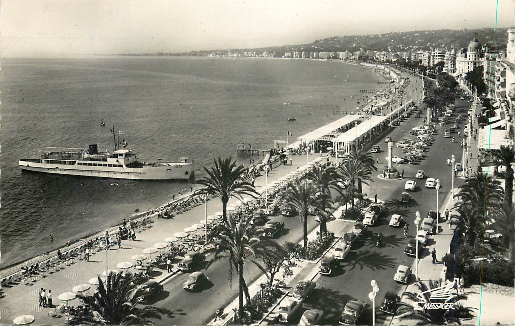 CPM Nice La Promenade des Anglais Bateau