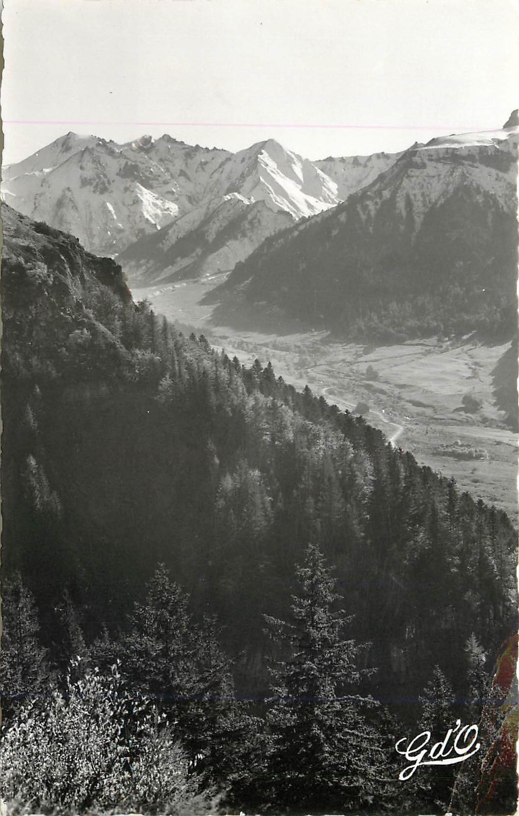Le Mont-Dore - Massif du Sancy — Perspective Sud — éditeur G.d'O