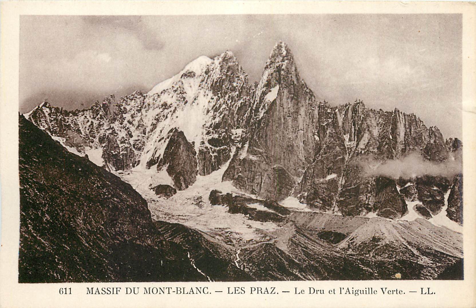CPM Massif du Mont Blanc Les Praz Le Dru et l'Aiguille Verte 