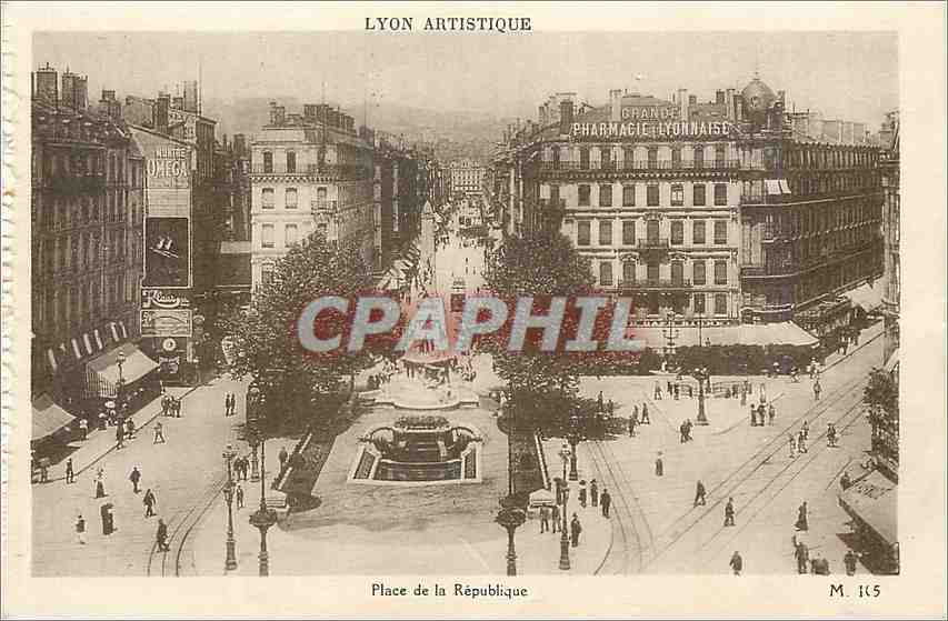 CPA Lyon Place de la Republique 