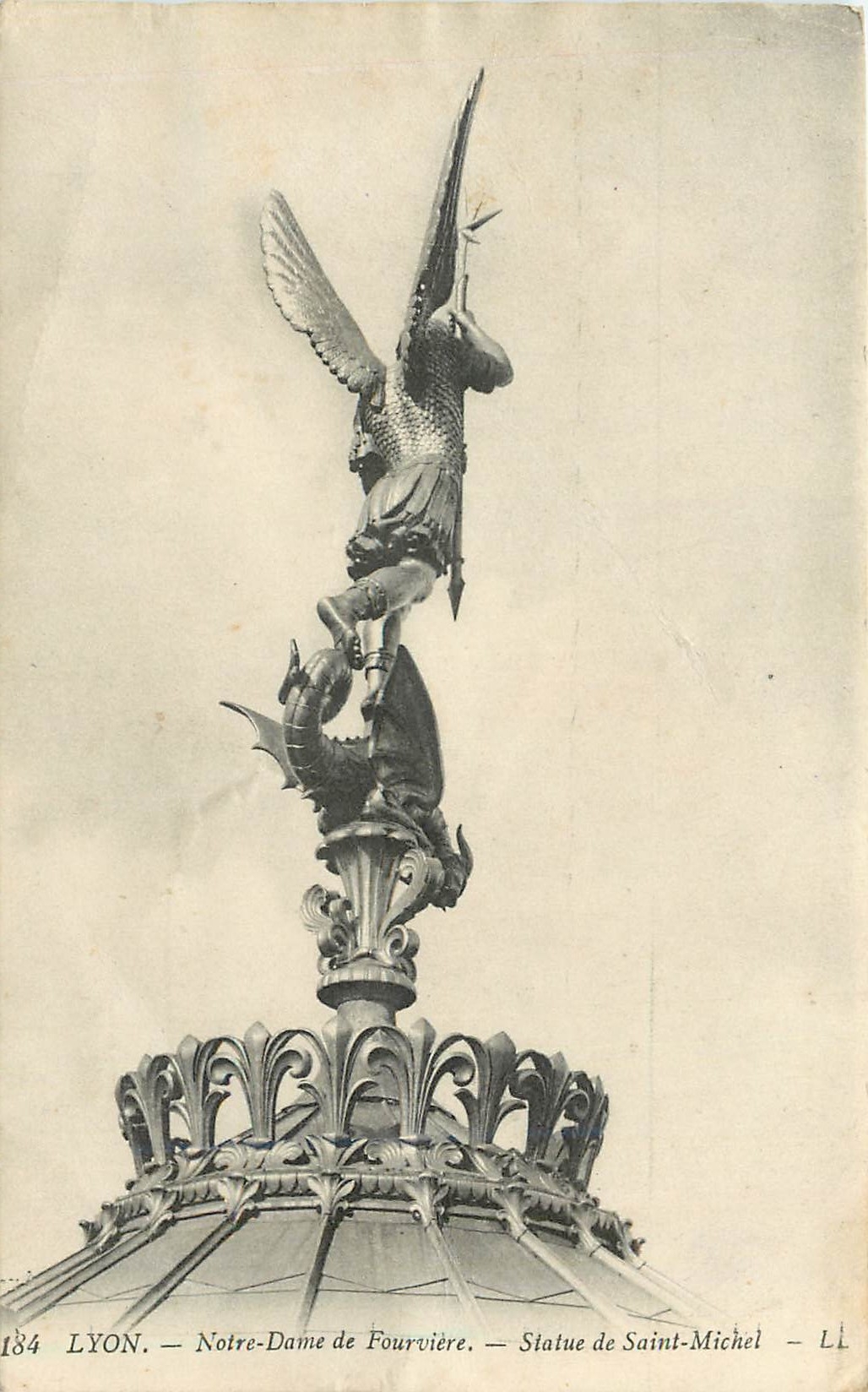 CPA Lyon Notre Dame de Fourviere Statue de Saint Michel 