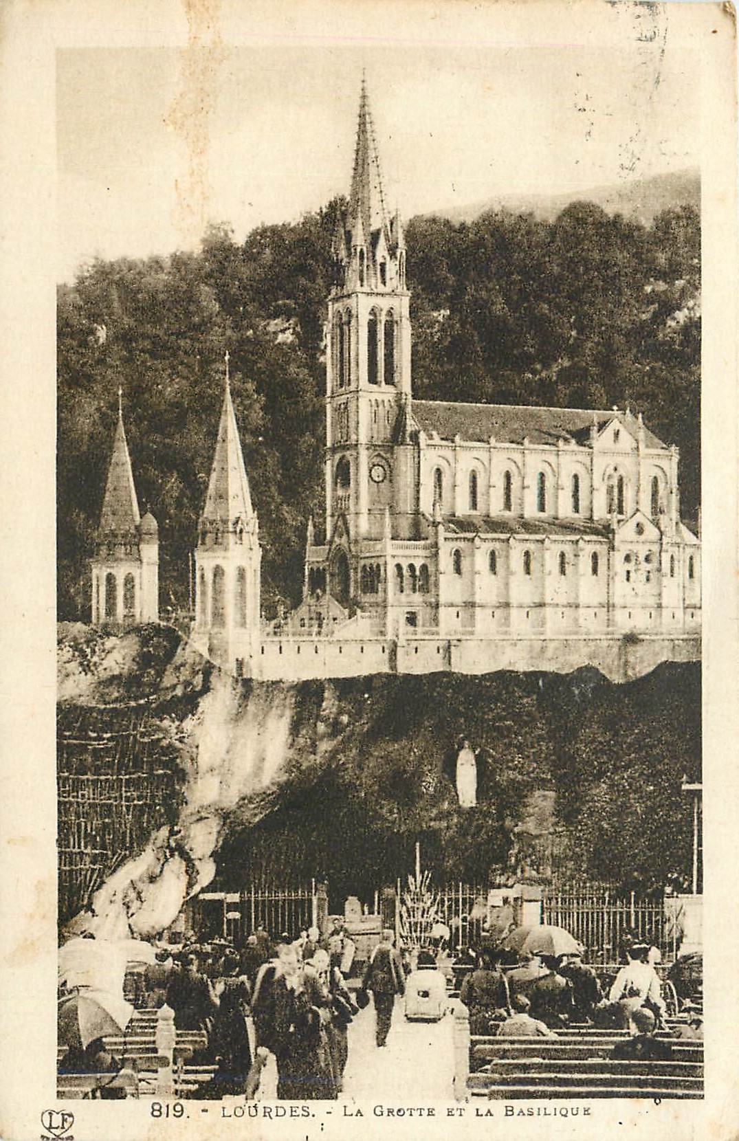 CPA Lourdes La Grotte et la Basilique 