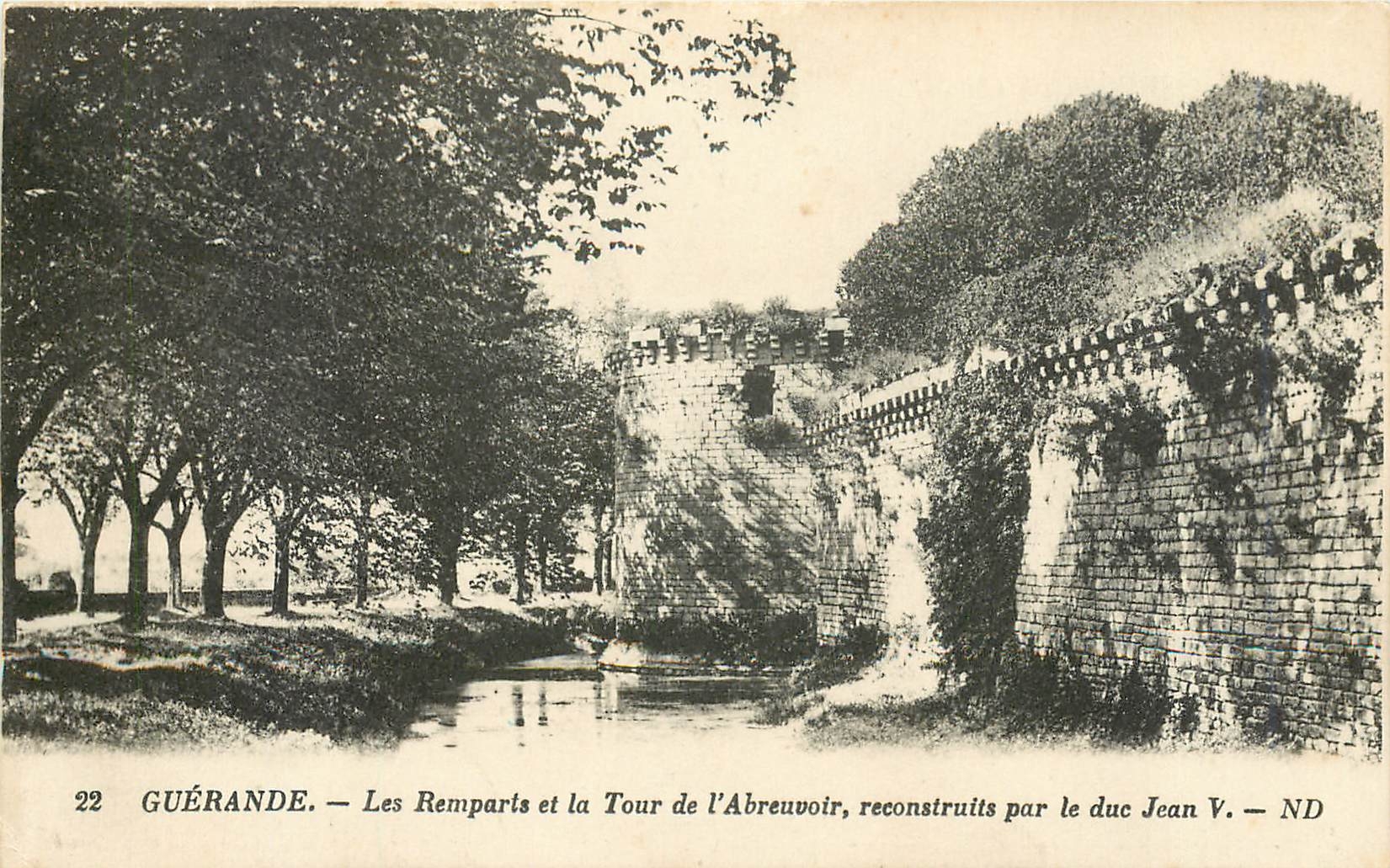 CPA Guerande Les Remparts et la Tour de l'Abreuvoir 