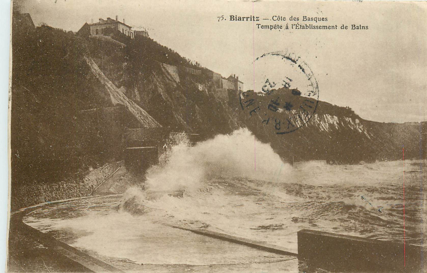 Biarritz — Côte des Basques — Tempête à l'Établissement de Bains