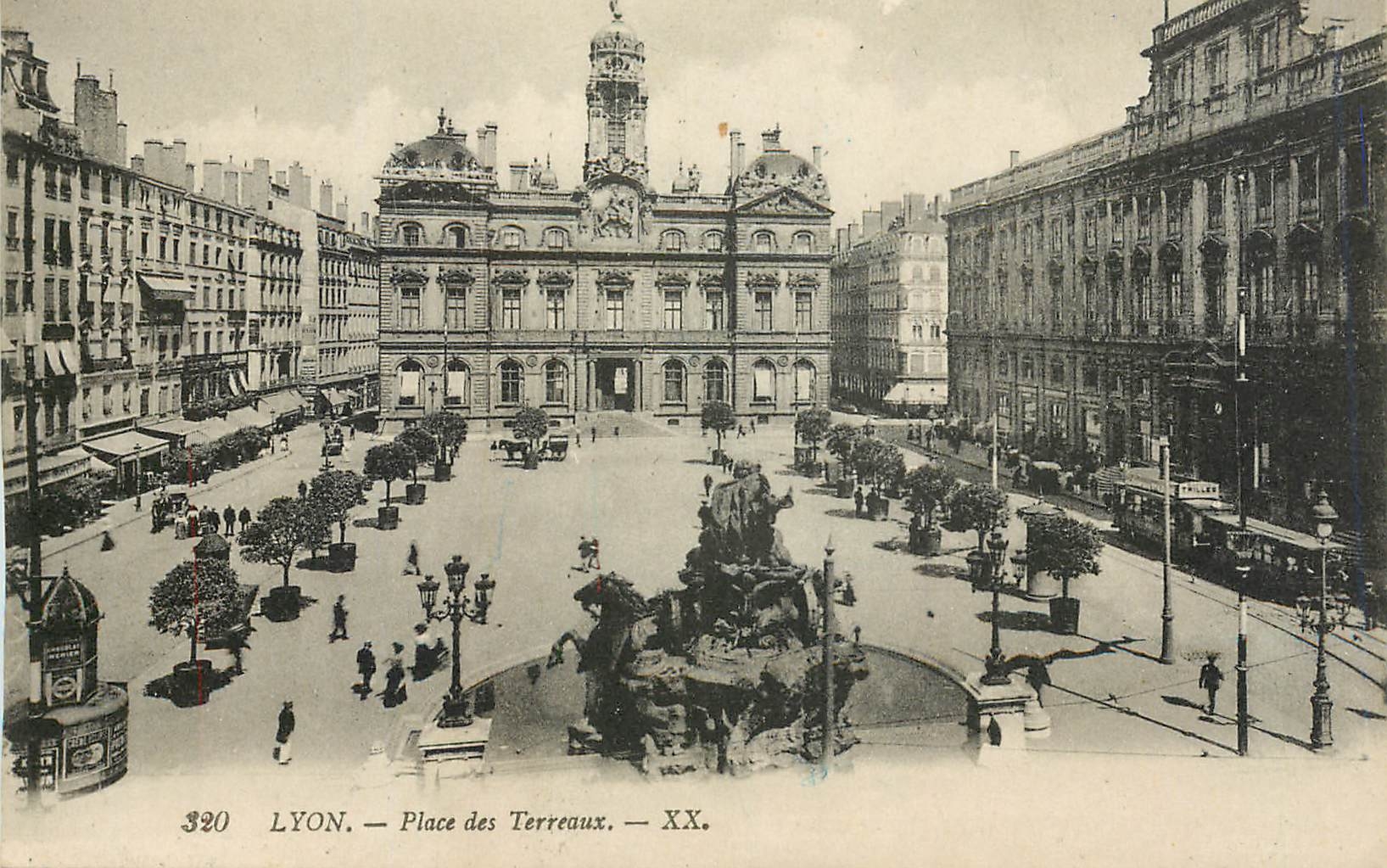CPA Lyon Place des Terreaux 