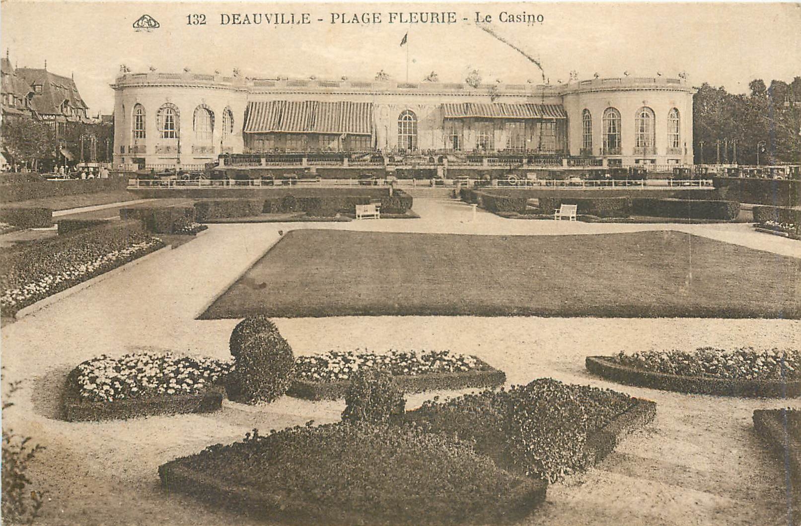 Deauville - Plage Fleurie - Le Casino — Éditeur : La Station Climatique de Deauville, n° 132