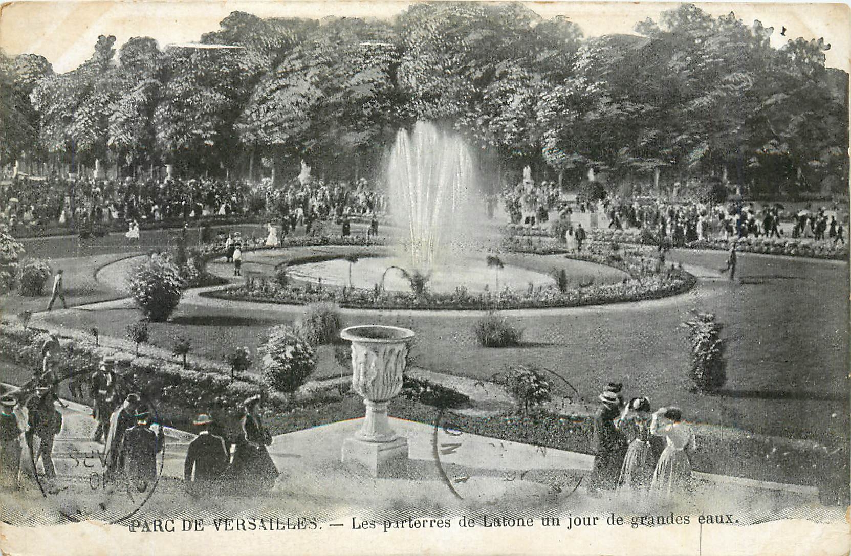 Parc de Versailles — Les parterres de Latone un jour de grandes eaux — Imp. Nouv. Phot., 75, rue Fondary, Paris
