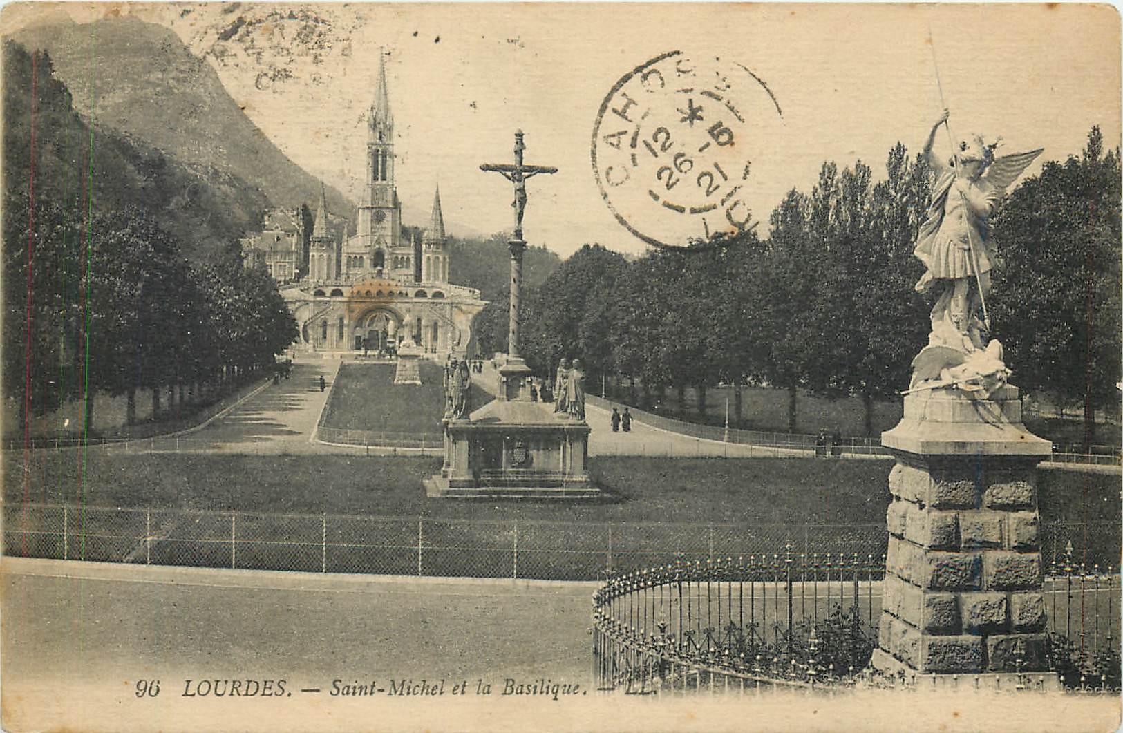 CPA Lourdes Saint Michel et la Basilique 