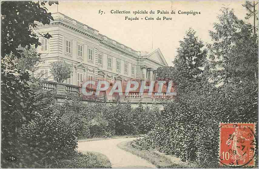 CPA Collection speciale du Palais de Compiegne Facade Coin de Parc 