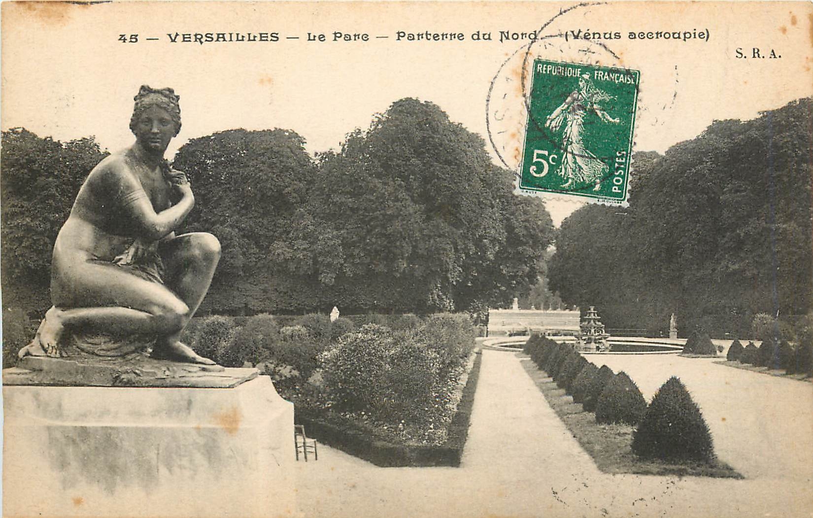 Versailles — Le Parc — Parterre du Nord — Vénus accroupie — S.R.A.