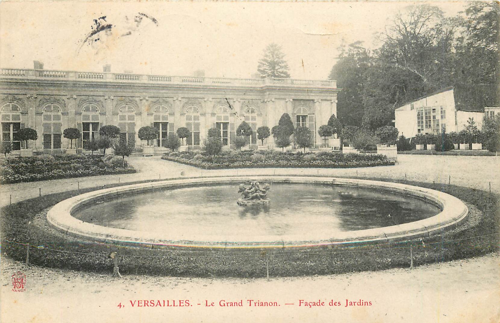 CPA Versailles Le Grand Trianon Facade des Jardins 