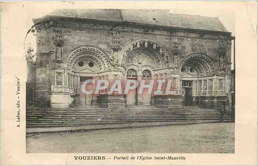 CPA Vouziers Portail de l'Eglise Saint Maurille 