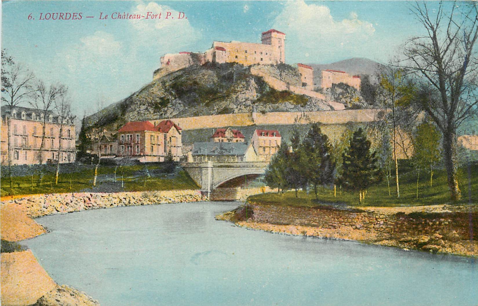 CPA Lourdes Le Chateau Fort 