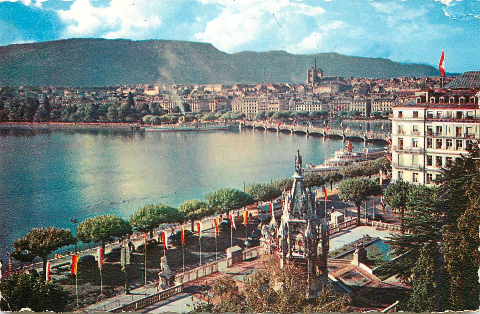 CPM Geneve Vue generale sur le Monument Brunswick La Rade et la Ville 