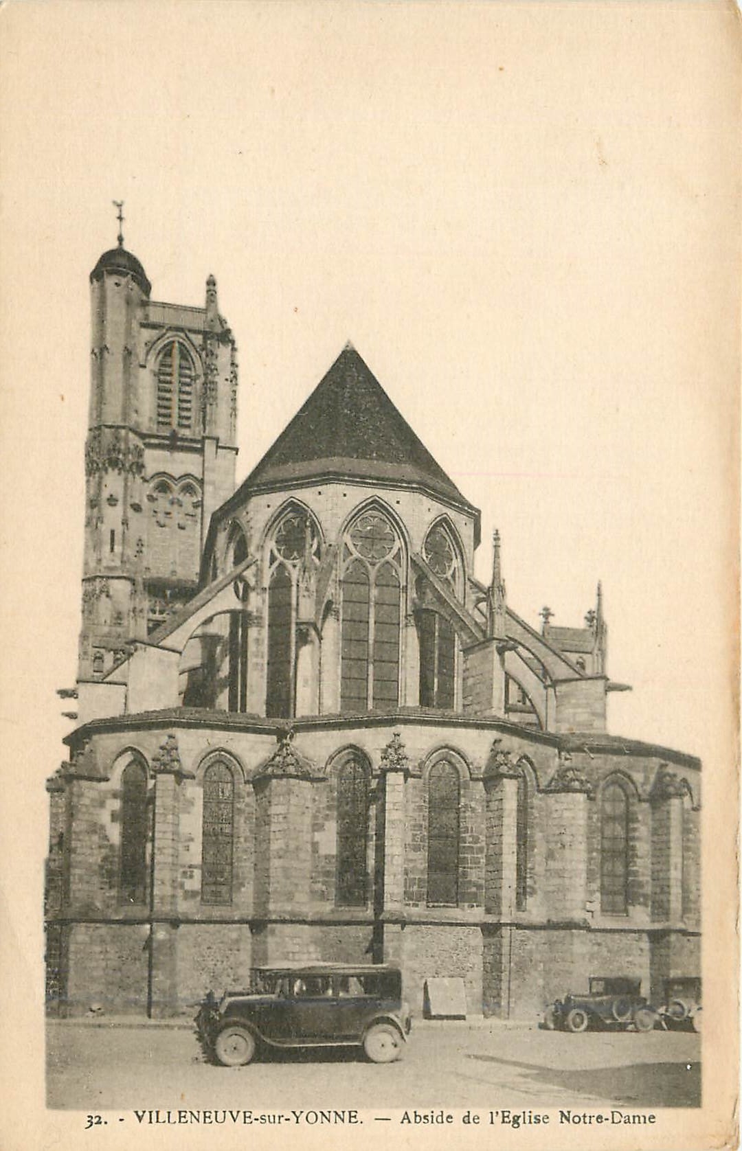 CPA Villeneuve sur Yonne Abside de l'Eglise Notre Dame 