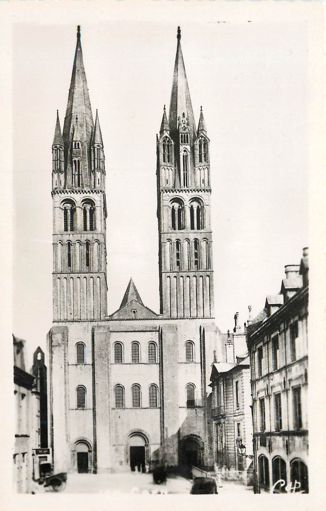 CPA Caen Eglise Saint Etienne ancienne abbaye aux hommes facade occidentale 