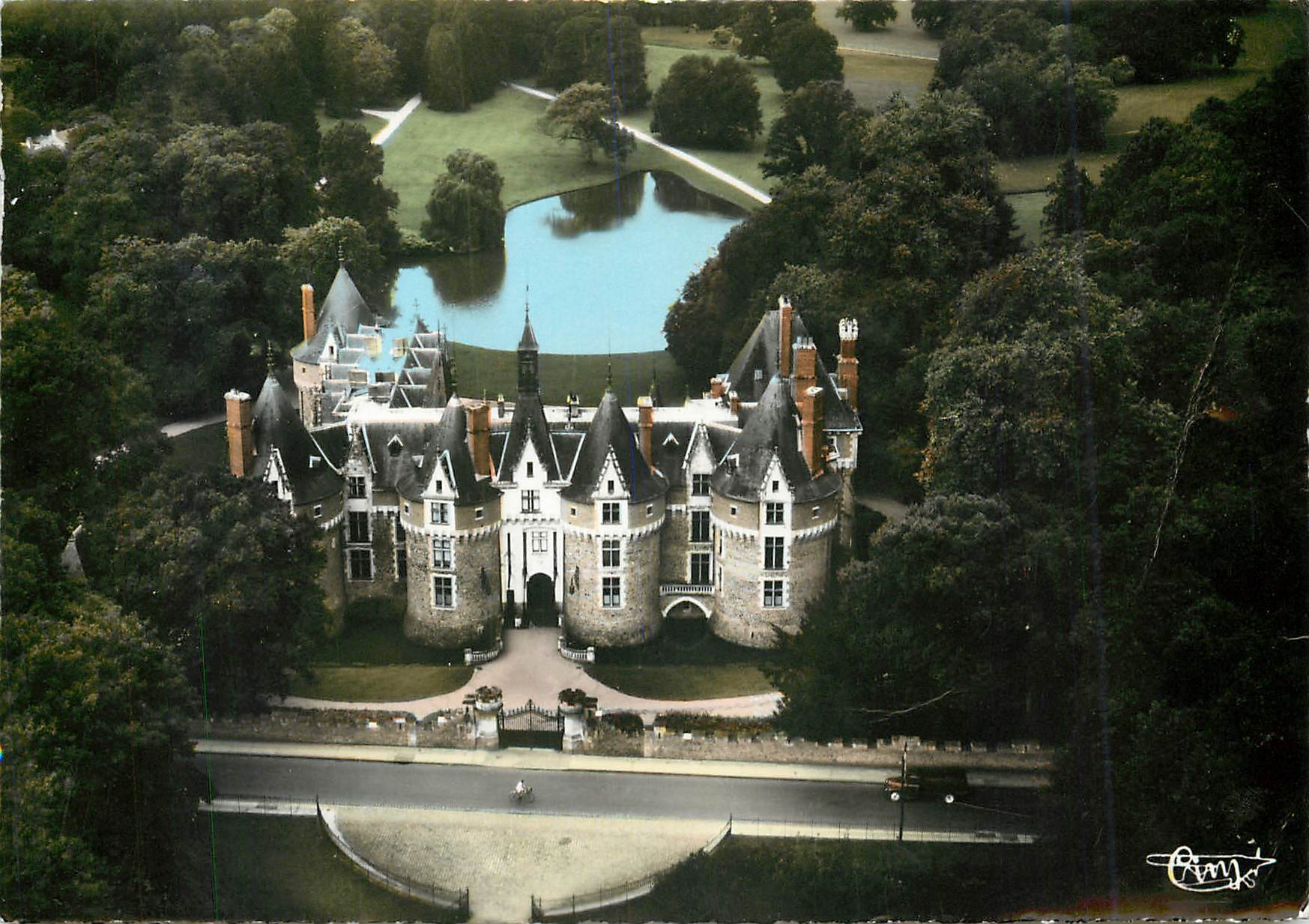 CPM Bonnetable Sarthe Entree du Chateau Vue aerienne 