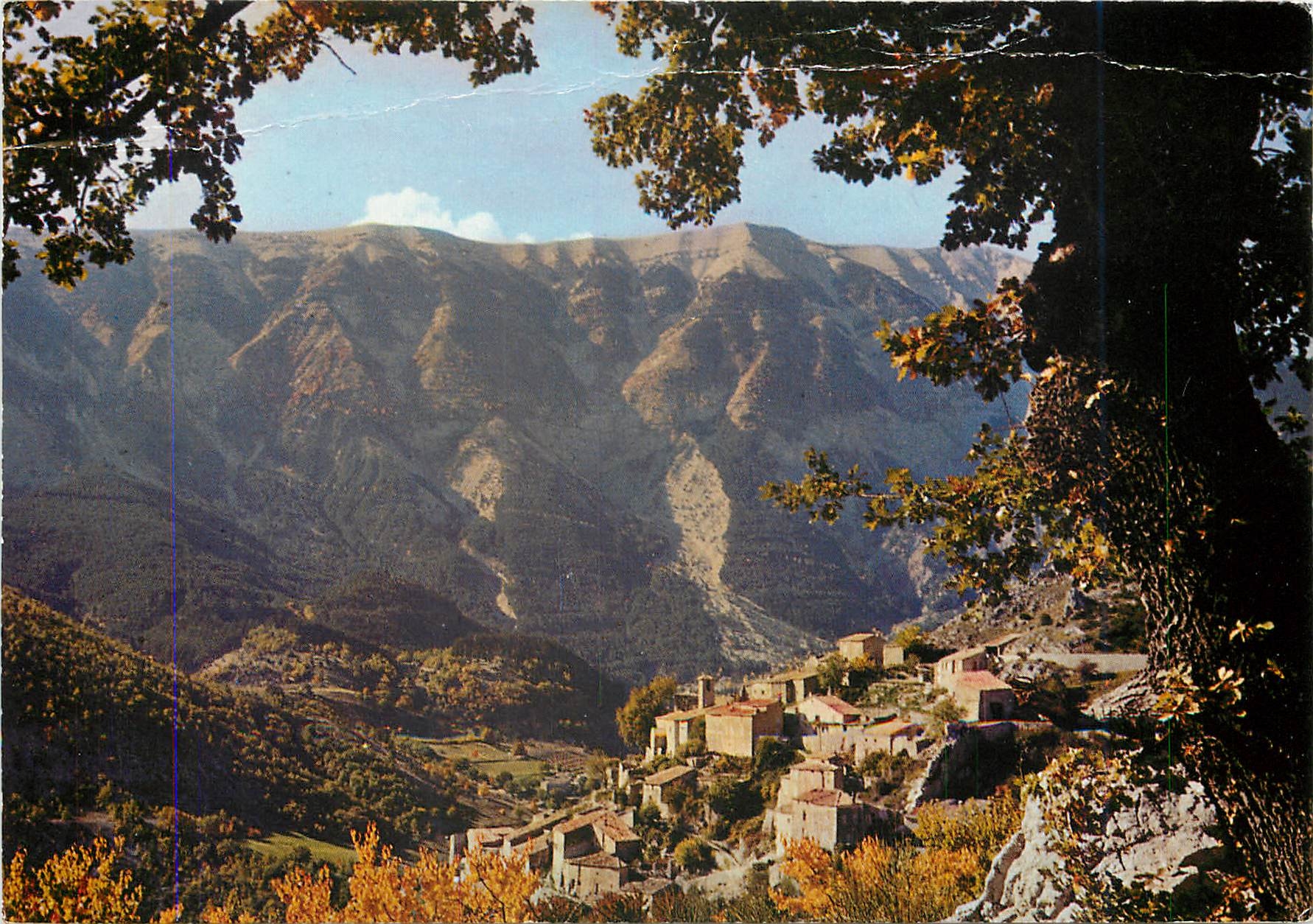 CPM Le pittoresque et charmant petit village de Brantes Vaucluse 