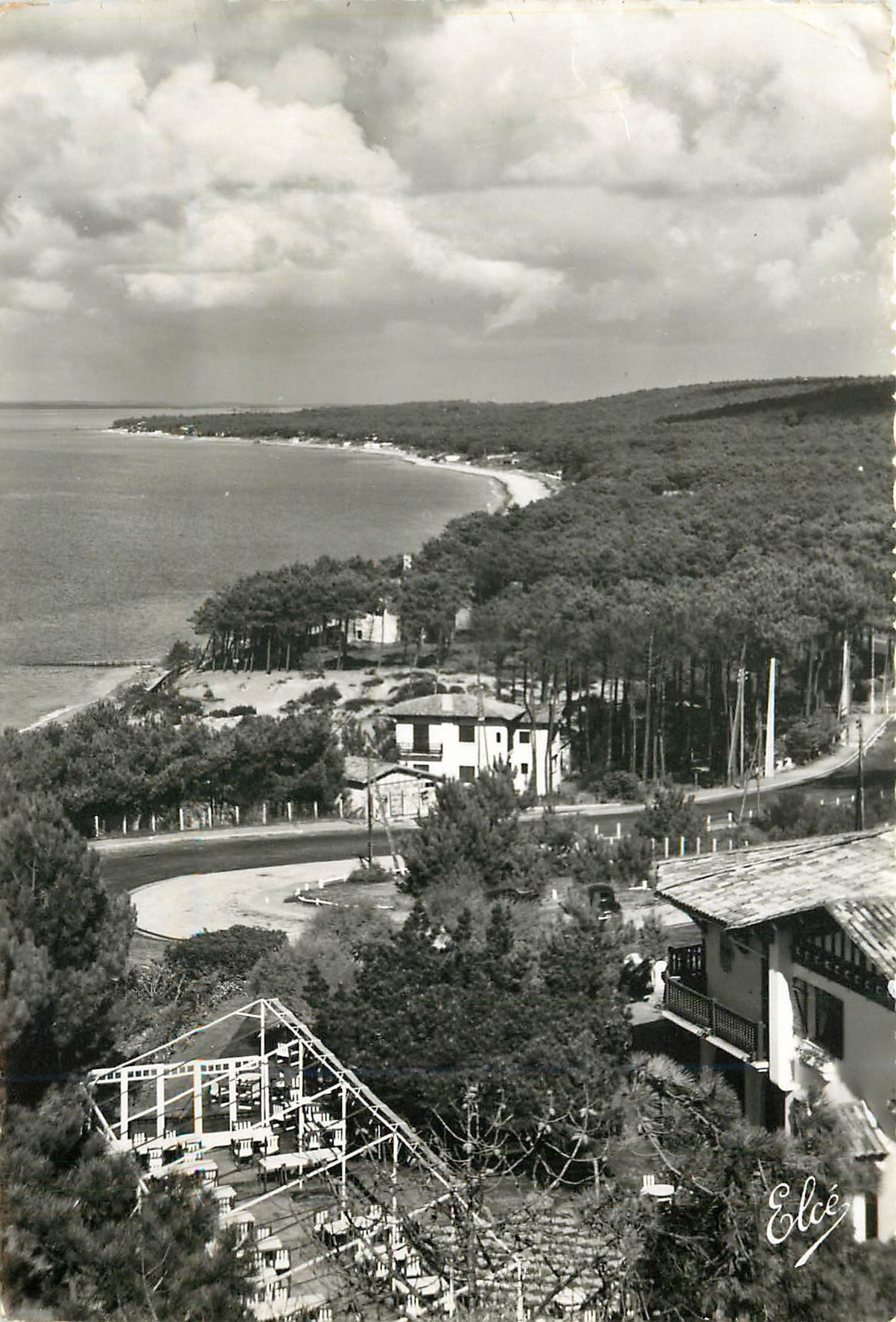 Vue aérienne de la côte d'Elcée — Éditeur Elcée, n° de série non visible